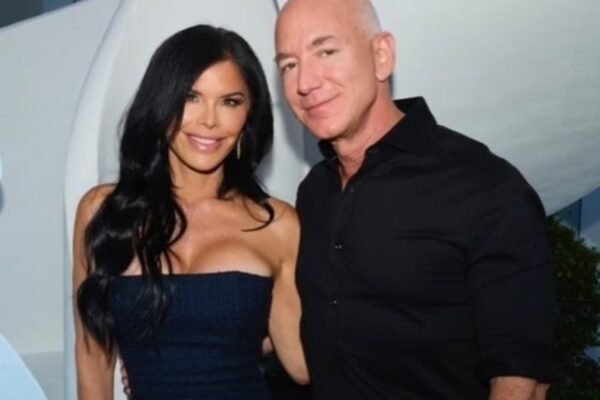 Jeff Bezos Girlfriend